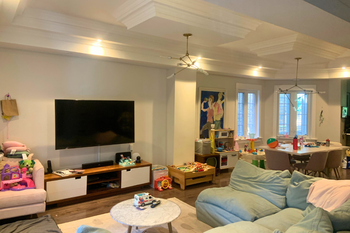 Elevate your Toronto Sale – combined living and dining room before staging