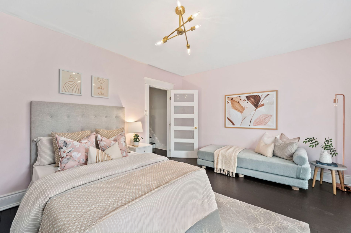 Elevate your Toronto Sale – secondary bedroom with modern staging