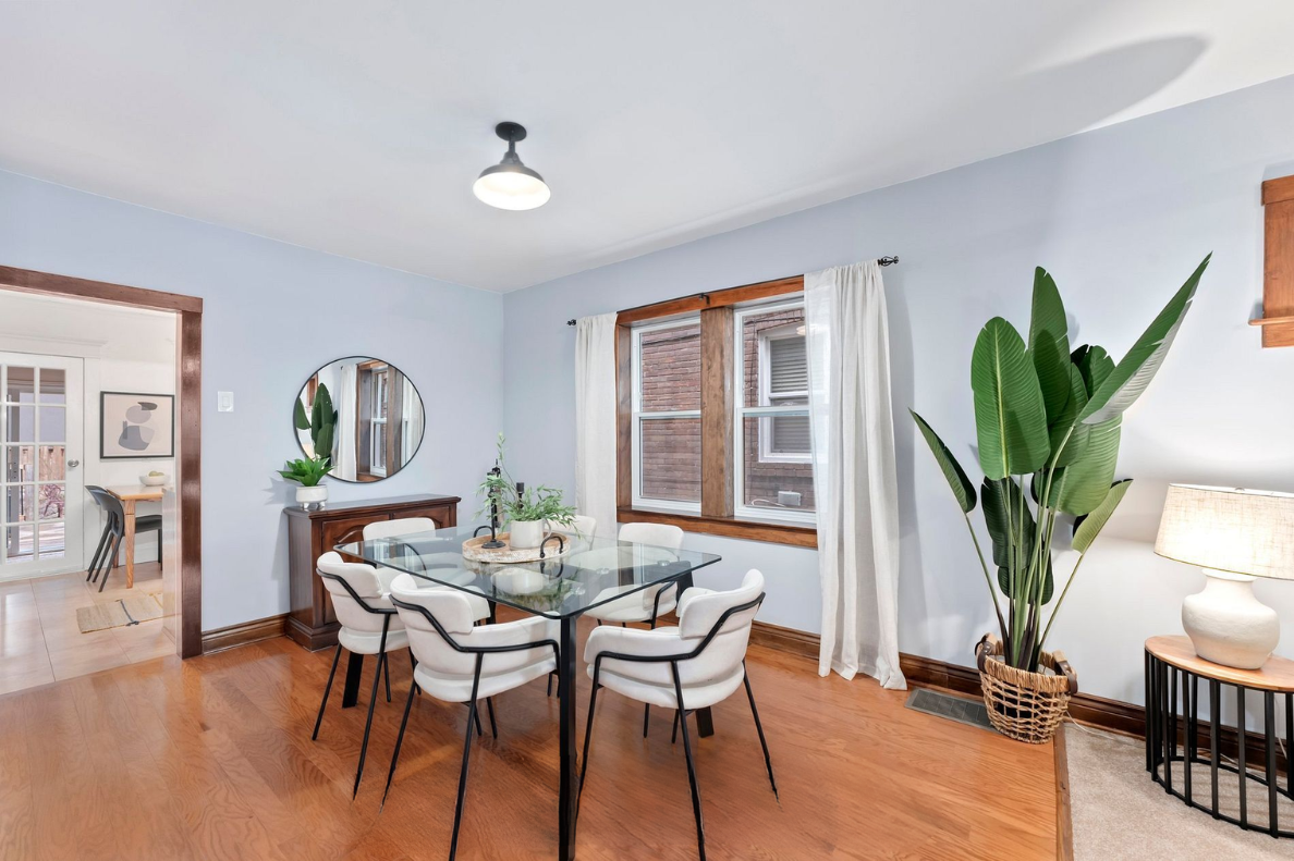 Elevate your Toronto Sale – staged dining room with modern appeal