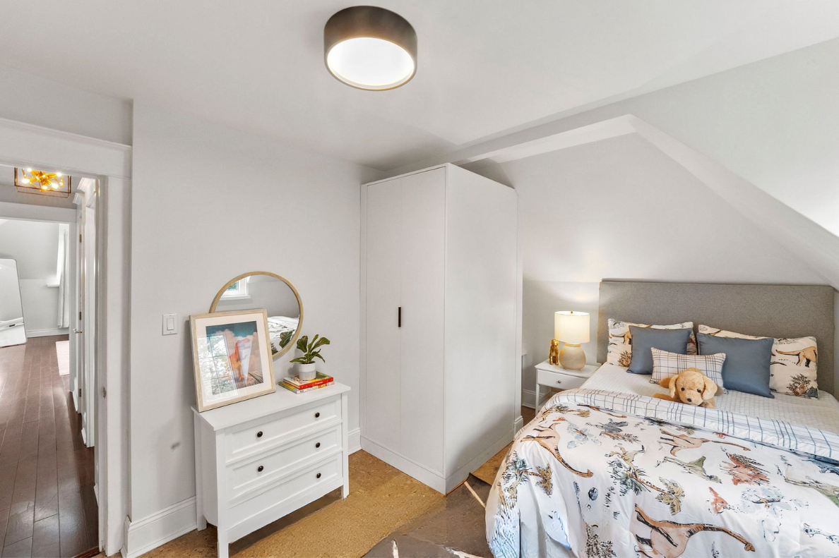 Elevate your Toronto Sale – bright, organized, and welcoming staged bedroom